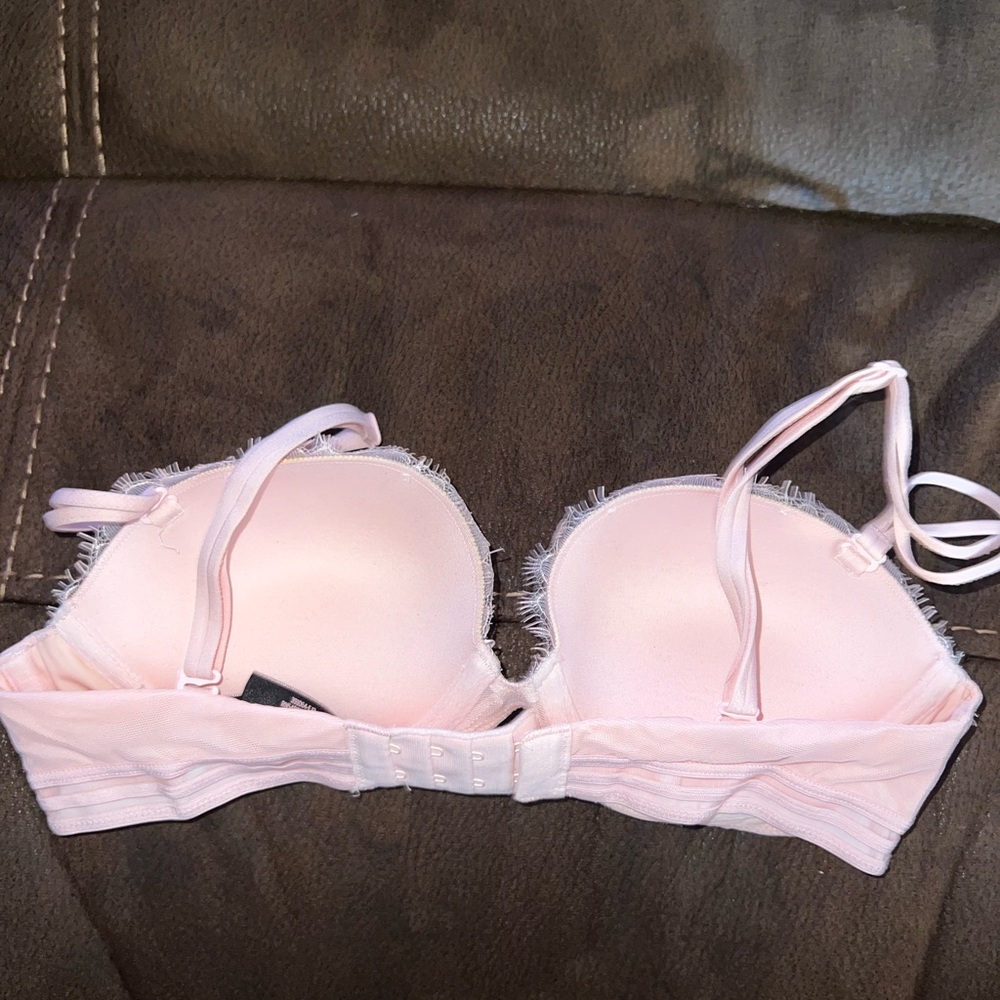 NWOT Victoria's Secret Light Pink Lace Bra - Picture 3 of 3